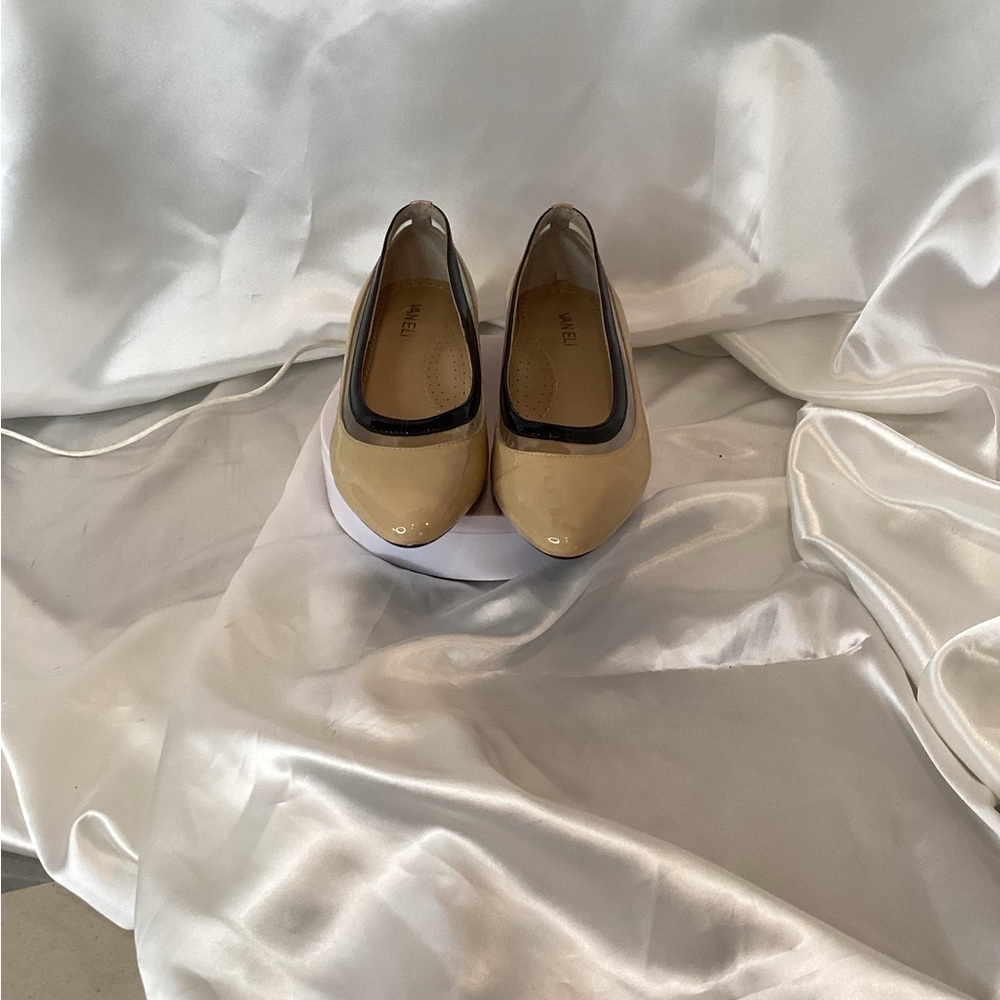 Vaneli Beige and Black Women's Flats